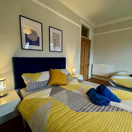 Large Citycentre Townhouse & Hot Tub, Pool Table And Offroad Parking Cardiff Extérieur photo