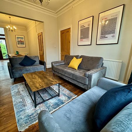 Large Citycentre Townhouse & Hot Tub, Pool Table And Offroad Parking Cardiff Extérieur photo