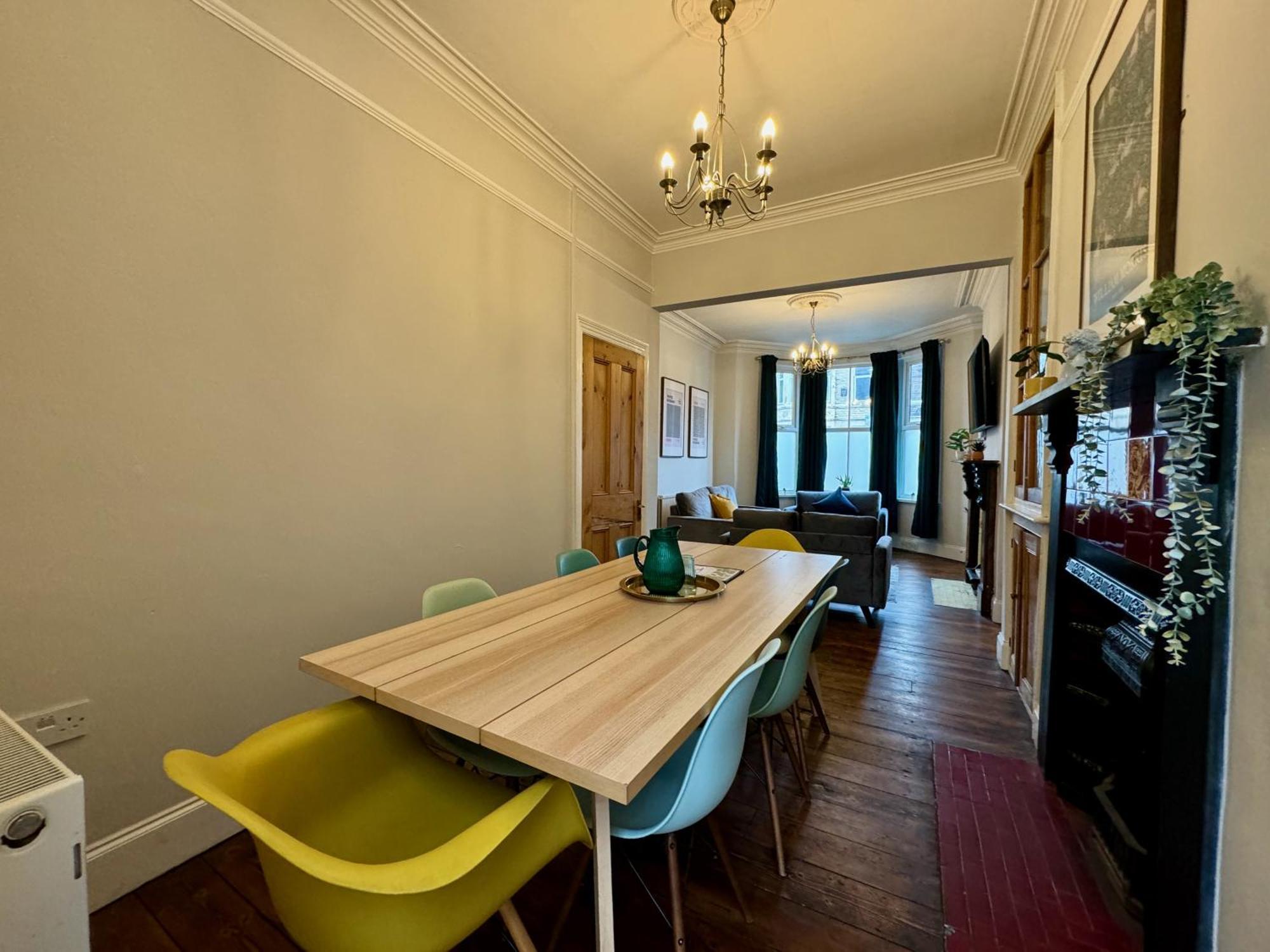Large Citycentre Townhouse & Hot Tub, Pool Table And Offroad Parking Cardiff Extérieur photo
