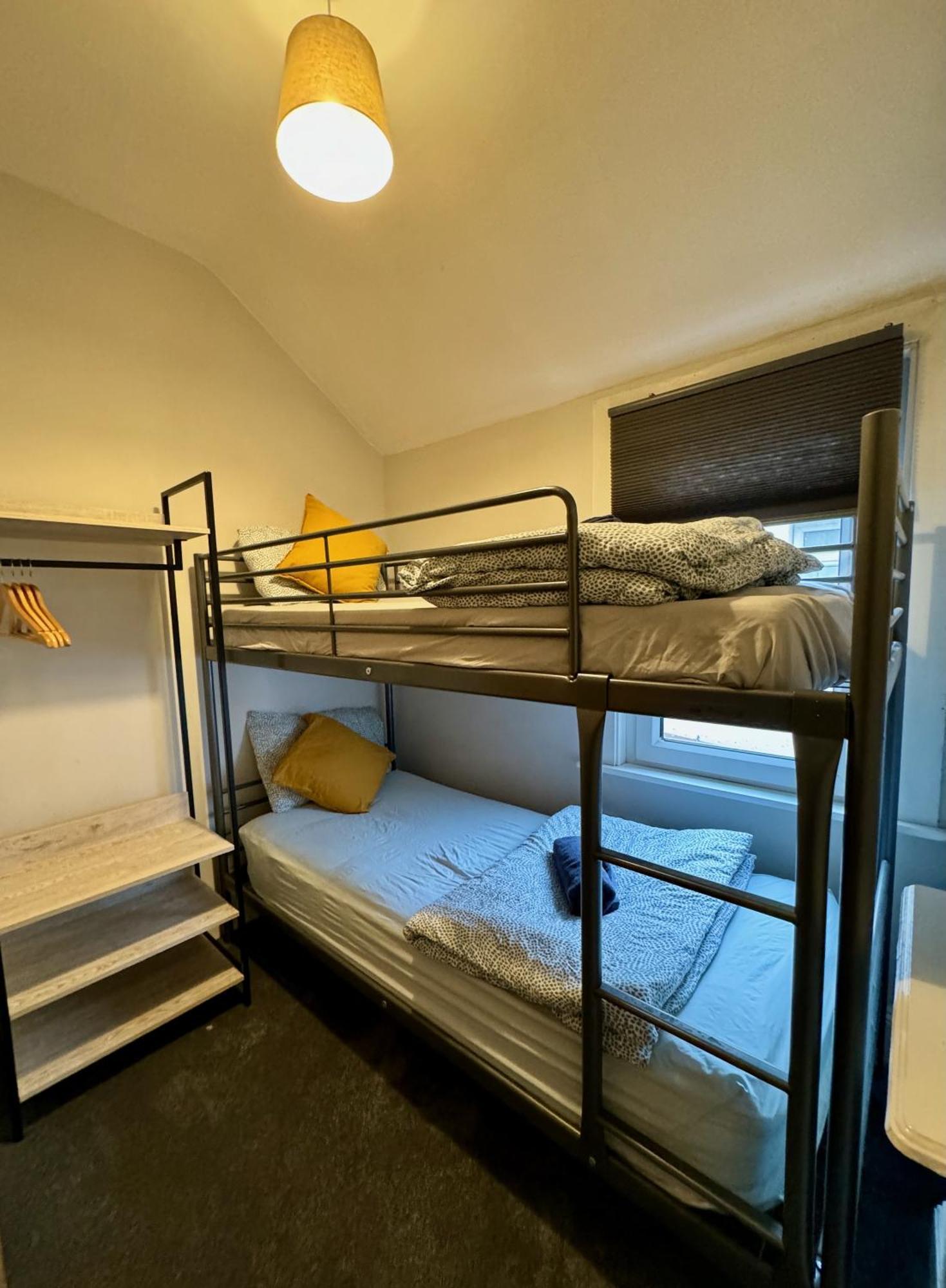 Large Citycentre Townhouse & Hot Tub, Pool Table And Offroad Parking Cardiff Extérieur photo